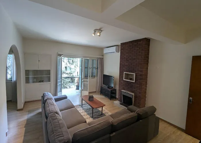 Gladstone By Tangerine * Нікосія